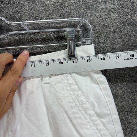 Liz Claiborne Shorts Women 10 White Denim Light Wash High Rise Chino Pockets - Picture 3 of 8